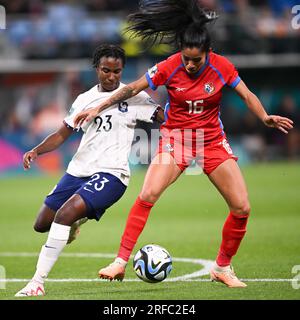 Vicki Becho, de France, et Rebeca Espinosa, de Panama, se disputent le ballon lors de la coupe du monde féminine de la FIFA, Australie et Nouvelle-Zélande 2023 Group F match entre le Panama et la France au Sydney football Stadium le 02 août 2023 à Sydney, Australie. Photo par Izhar Khan Banque D'Images