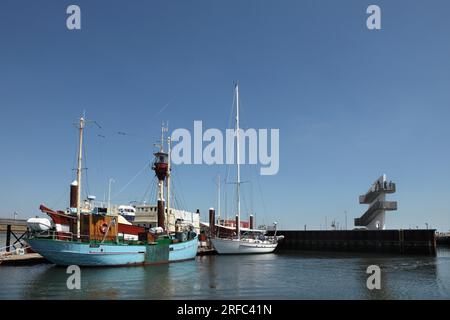 La plate-forme d'observation Sejlet / navigué, Esbjerg Strand, Danemark. Banque D'Images