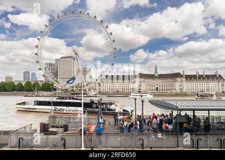 Westminster Pier, Victoria Embankment Banque D'Images