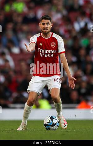 Jorginho d'Arsenal sur le ballon lors du match de la coupe des Emirates entre Arsenal et L'AS Monaco à l'Emirates Stadium, Londres, le mercredi 2 août 2023. (Photo : Tom West | MI News) crédit : MI News & Sport / Alamy Live News Banque D'Images