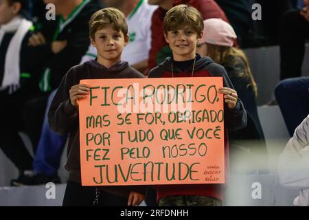 Caxias do Sul, Brésil. 02 août 2023. RS - CAXIAS DO SUL - 02/08/2023 - BRASILEIRO B 2023, JEUNES X NOVORIZONTINO - Juventude fans lors d'un match contre Novorizontino au stade Alfredo Jaconi pour le championnat brésilien B 2023. Photo : Luiz Erbes/AGIF/Sipa USA crédit : SIPA USA/Alamy Live News Banque D'Images