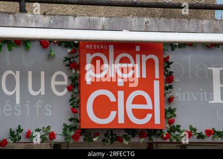 Bordeaux , France - 08 01 2023 : marque plein ciel logo et panneau de texte de signe pour magasin de fournitures de bureau Banque D'Images