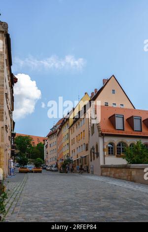 Nuremberg, Allemagne - 19 juillet 2023 : belles rues bien entretenues de la vieille ville. Vue du centre historique de Nuremberg, Franconie, Bavière Banque D'Images