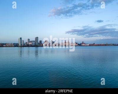 Horizon du front de mer de Liverpool, River Mersey, Merseyside, Angleterre Banque D'Images