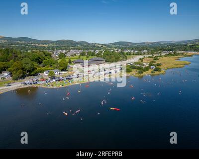 Les gens aiment les sports nautiques sur le lac Bala, Gwynedd, pays de Galles Banque D'Images