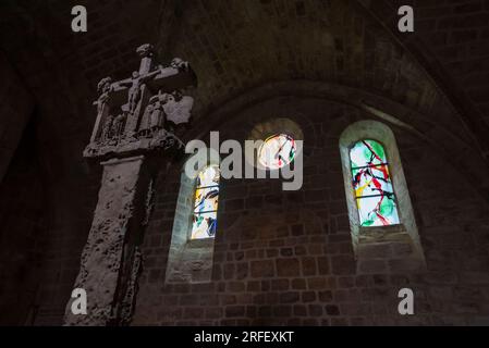 France, Aude, Narbonne, abbaye de Fontfroide, chapelle des morts ou chapelle Saint Bernard, vitraux de Kim en Joong Banque D'Images