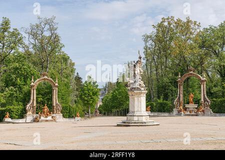 Espagne, Castille et Léon, la Granja de San Ildefonso, Palais Royal de la Granja de San Ildefonso jardins, fontaines de Saturne et Minerve Banque D'Images