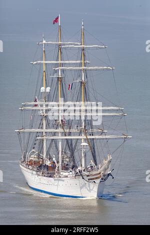 France, Calvados, Honfleur, Armada 2023, Norvégien trois mâts barque Statsraad Lehmkuhl arrive dans la baie de la Seine Banque D'Images