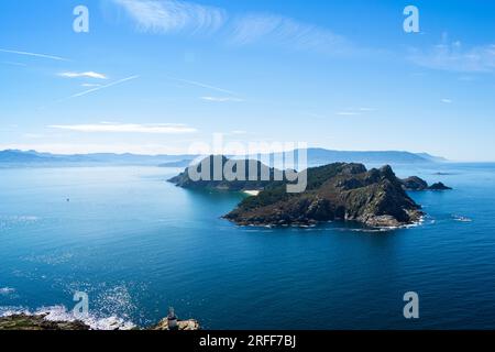 Vue de l'île du Sud des îles Cíes en Galice - Espagne Banque D'Images
