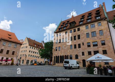 Nuremberg, Allemagne - 19 juillet 2023 : belles rues bien entretenues de la vieille ville. Vue du centre historique de Nuremberg, Franconie, Bavière Banque D'Images