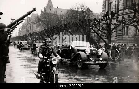 Anniversaire de la libération de Strasbourg, arrivée de Felix Gouin (1884-1977) - Photographie le 24031946 Banque D'Images