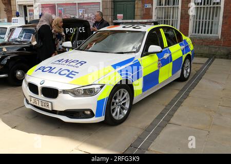 Voitures de police Derby - historique et moderne - BMW diesel ANPR équipé. Banque D'Images