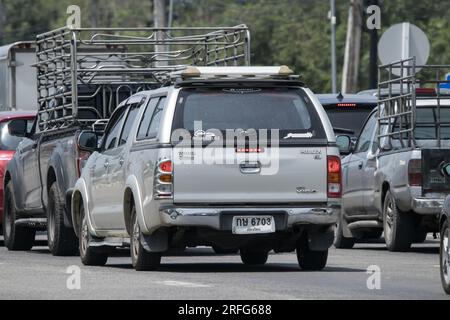 Chiangmai, Thaïlande - juin 17 2023 : camionnette privée Toyota Hilux Vigo. Sur la route n ° 1001 8 km de la ville de Chiangmai. Banque D'Images