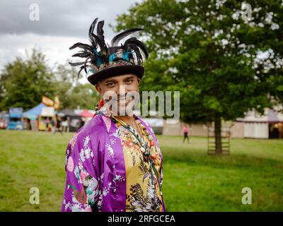 Wilderness Festival, Charlbury, Royaume-Uni. 3 août 2023. Revellers habillés et prêts pour le festival de quatre jours qui célèbre l'art, la culture et la musique. Crédit : Andrew Walmsley/Alamy Live News Banque D'Images