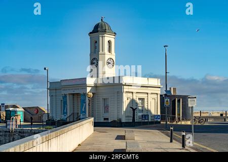 Margate Pier and Harbour Company mit der Touristeninformation, Kent, England, Großbritannien, Europa | Margate Pier and Harbour Company, Margate, Ke Banque D'Images