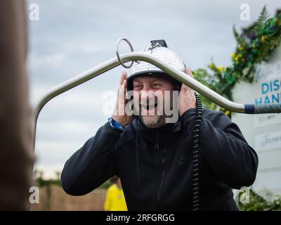 Wilderness Festival, Charlbury, Royaume-Uni. 3 août 2023. Revellers habillés et prêts pour le festival de quatre jours qui célèbre l'art, la culture et la musique. Crédit : Andrew Walmsley/Alamy Live News Banque D'Images