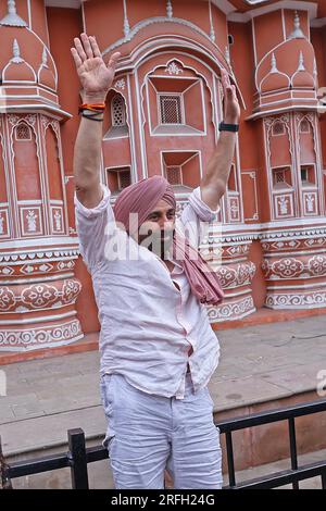 Jaipur, Inde. 03 août 2023. L'acteur de Bollywood Sunny Deol lors de la promotion de son prochain film 'Gadar 2', à Hawa Mahal à Jaipur, Rajasthan, Inde, jeudi, le 3 août, 2023. (Photo de Vishal Bhatnagar/NurPhoto) crédit : NurPhoto SRL/Alamy Live News Banque D'Images