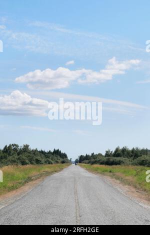 Chemin Rannie menant au lac Pitt - Grant Narrows Regional Park à Pitt Meadows, Colombie-Britannique, Canada. Banque D'Images