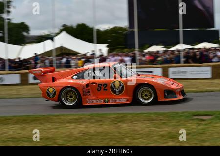 Porsche Kremer 935 K3, 75 ans de Porsche, 60 ans de la 911, avec sa forme emblématique la 911 a participé à presque toutes les formes de sport automobile et Banque D'Images