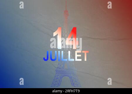 Quelques drapeaux français et le texte bon 14 juillet, joyeux 14 juillet, fête nationale de la France écrit en français, sur fond blanc cassé. Banque D'Images
