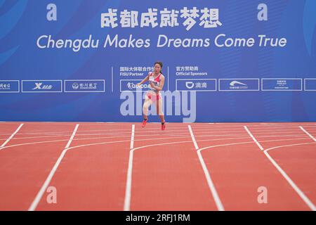 Shuangliu Sports Centre Stadium, Chengdu, Chine. 3 août 2023. Manaka Miura (JPN), 3 AOÛT 2023 - Athlétisme : qualification féminine du 200m aux Jeux mondiaux universitaires d'été de la FISU 2021 à Chengdu au Stade du Centre sportif Shuangliu, Chengdu, Chine. Crédit : AFLO SPORT/Alamy Live News Banque D'Images