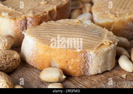 pâtes faites à partir de vraies arachides grillées, et d'autres ingrédients autres que les arachides sont utilisés dans la pâte, beurre d'arachide utilisé pour faire des sandwichs au pain, clo Banque D'Images