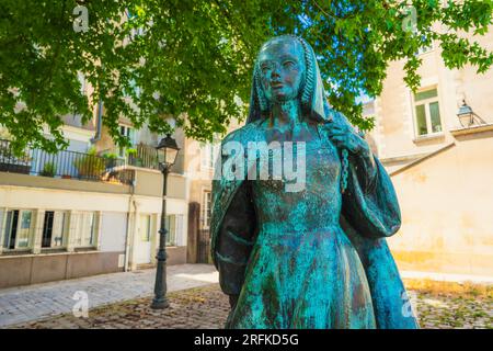 Nantes, France. 11 juin 2023. Statue d'Anne de Bretagne de caractère historique du 15Xv siècle par Jean Fréour (2002). Banque D'Images