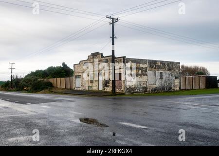 Bâtiment de l'ancien magasin général, près de Manaia, Taranaki, Île du Nord, Nouvelle-Zélande Banque D'Images