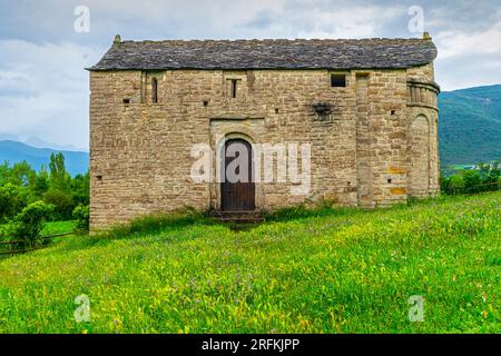 Église mozarabe-romane de San Juan de Busa (route des églises de Serralbo), Pyrénées aragonaises, Espagne. Banque D'Images