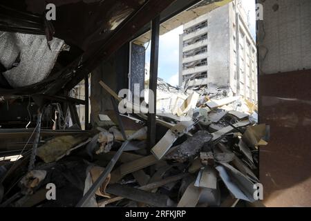 KRAMATORSK, UKRAINE - 29 JUILLET 2023 - le restaurant RIA Pizza détruit lors de la frappe russe Iskander le 27 juin 2023, est en ruines, à Kramat Banque D'Images