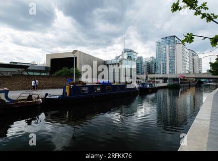 Londres - 05 28 2022 : vue sur la gare de Paddington et le bassin de Paddington Banque D'Images