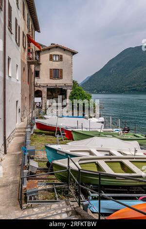 Un aperçu de Gandria, surplombant le lac de Lugano, en Suisse Banque D'Images