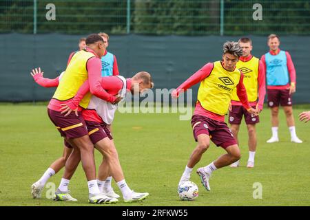 Edimbourg, Royaume-Uni. 04 août 2023. Oriam Performance Centre. Riccarton. Edimbourg. Formation et conférence de presse au cœur du Midlothian FC. 4 août 2023. Les joueurs Hearts s'entraînent avant le match de demain à St Johnstone (crédit photo : David Mollison/Alamy Live News Banque D'Images