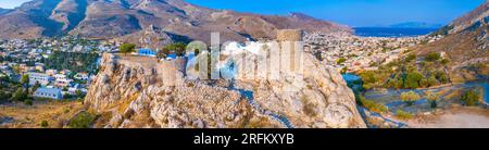 Ruines de l'ancien château appelé château Chrysocheria ou Pera Kastro dans la ville de Pothia, île de Kalymnos, Grèce. Banque D'Images