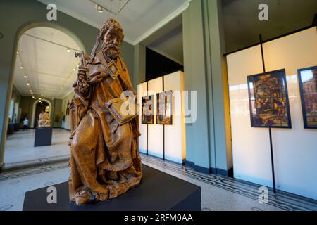 Londres, Angleterre, Royaume-Uni - 29 juillet 2022. Victoria and Albert Museum, intérieur du V&A Museum. Le plus grand musée au monde d'arts appliqués, décoratifs et de design. Banque D'Images