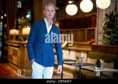 Berlin, Allemagne. 31 juillet 2023. Le musicien Max Raabe en marge d’une interview dpa. Crédit : Britta Pedersen/dpa/Alamy Live News Banque D'Images