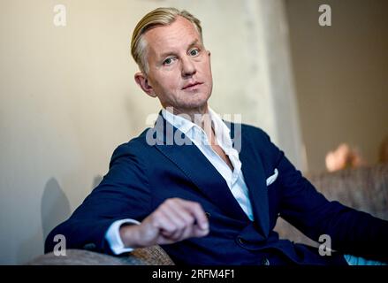 Berlin, Allemagne. 31 juillet 2023. Le musicien Max Raabe en marge d’une interview dpa. Crédit : Britta Pedersen/dpa/Alamy Live News Banque D'Images