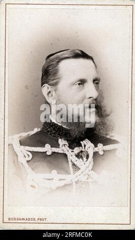 Grand-duc Konstantin Nikolaïevitch de Russie 1827 - 25 janvier 1892 ; deuxième fils du tsar Nicolas Ier de Russie. Pendant le règne de son frère Alexandre II, Konstantin est amiral de la flotte russe et réforme la marine russe. Il a également été une figure instrumentale dans l'émancipation des serfs. Il a eu moins de chance en tant que vice-roi de Pologne et a dû être rappelé en Russie où il a été attaqué pour son libéralisme. Banque D'Images