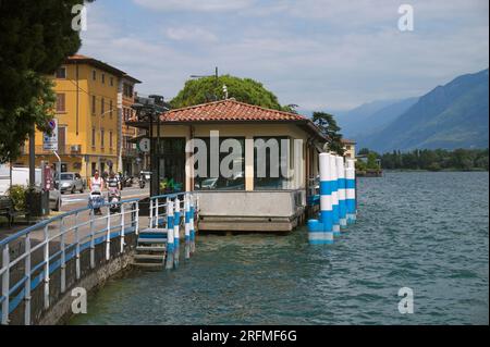 embarcadère et billetterie à Lovere, Lac d'Iseo, Lombardie, Italie Banque D'Images