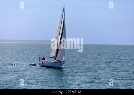 France, Normandie, Manche, Baie du Mont-Saint-Michel, Granville, bateau de plaisance, zodiaque Banque D'Images