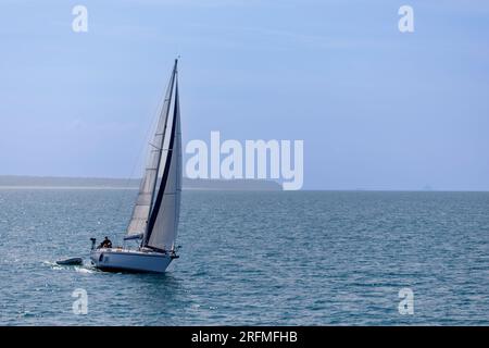 France, Normandie, Manche, Baie du Mont-Saint-Michel, Granville, bateau de plaisance, zodiaque Banque D'Images