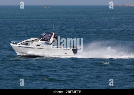 France, Normandie, Manche, Baie du Mont-Saint-Michel, bateau de plaisance, Banque D'Images