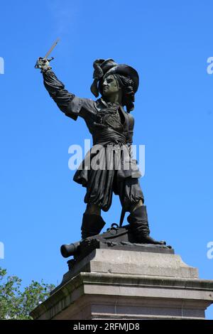 France, région hauts-de-France, département du Nord, Dunkerque, place Jean Bart, statue du commandant naval néerlandais Jean Bart, conçue par le sculpteur français David d'Angers Banque D'Images