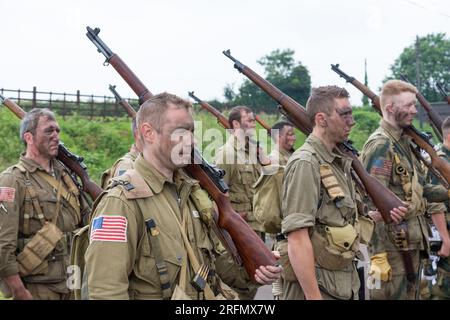 Reenactors au week-end des années 1940 sur le Great Central Railway Banque D'Images