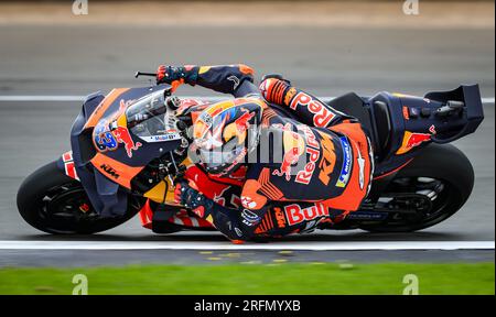 Jack Miller de Red Bull KTM Factory Racing lors des essais libres deux avant le Grand Prix de Grande-Bretagne Monster Energy 2023 à Silverstone, Towcester. Date de la photo : Vendredi 4 août 2023. Banque D'Images