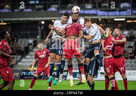 Aarhus, Danemark. 03 août 2023. Igor Thiago (99) du Club Brugge et Janni Serra (13) du Aarhus GF vus lors du match de qualification de l'UEFA Conference League entre Aarhus GF et le Club Brugge au Ceres Park à Aarhus. (Crédit photo : Gonzales photo/Alamy Live News Banque D'Images