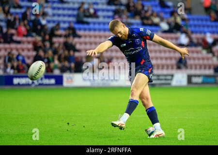 Rowan Milnes #21 de Hull KR lance la conversion lors du match Betfred Super League Round 21 Wigan Warriors vs Hull KR au DW Stadium, Wigan, Royaume-Uni, le 4 août 2023 (photo de Conor Molloy/News Images) Banque D'Images