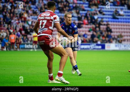 Wigan, Royaume-Uni. 04 août 2023. Rowan Milnes #21 de Hull KR court avec le ballon lors du match Betfred Super League Round 21 Wigan Warriors vs Hull KR au DW Stadium, Wigan, Royaume-Uni, le 4 août 2023 (photo de Conor Molloy/News Images) à Wigan, Royaume-Uni le 8/4/2023. (Photo de Conor Molloy/News Images/Sipa USA) crédit : SIPA USA/Alamy Live News Banque D'Images