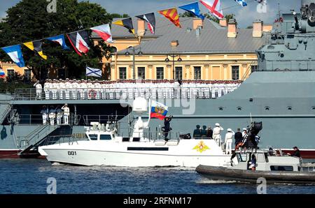 Vladimir POUTINE (président de la Russie) au défilé naval de Saint-Pétersbourg et Cronstadt le 30 juillet 2023. Photo : le Kremlin Moscou via Banque D'Images