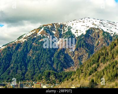 JUNEAU, ALASKA - 6 mai 2023 : la ville de Juneau est la capitale de l'Alaska. La population de Juneau peut augmenter d'environ 6 000 personnes à partir de Cruise SH Banque D'Images